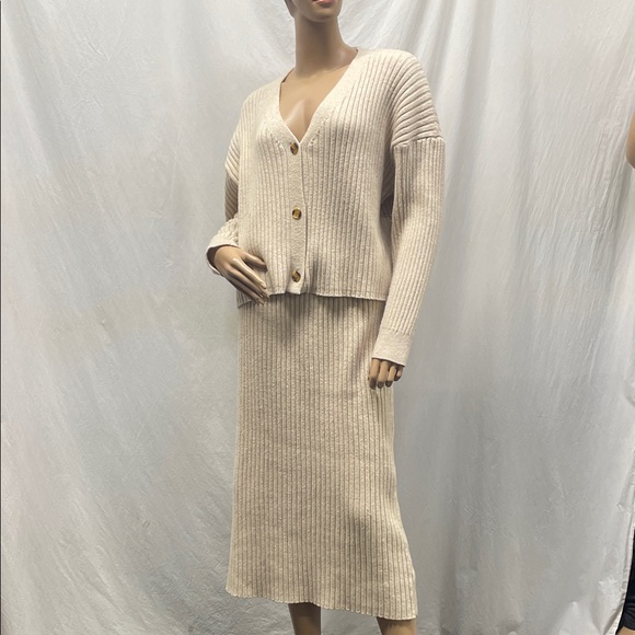 Time and Tru Women's Cream Ribbed Knit Skirt & Sweater Set - Picture 7 of 8